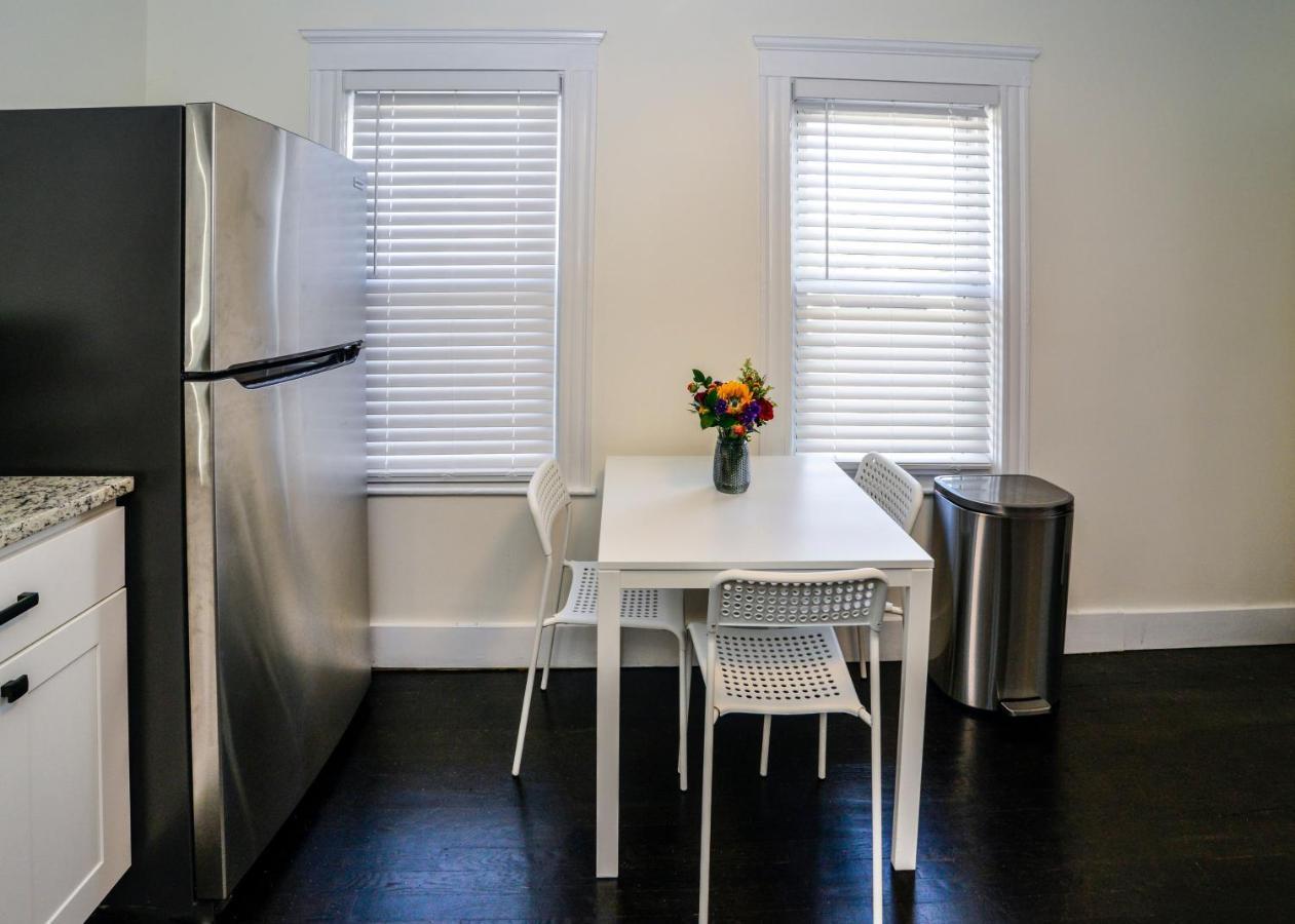 Modern Two Bedroom Condo - Boston Stoneham Exterior photo