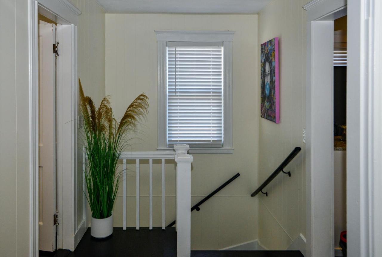 Modern Two Bedroom Condo - Boston Stoneham Exterior photo